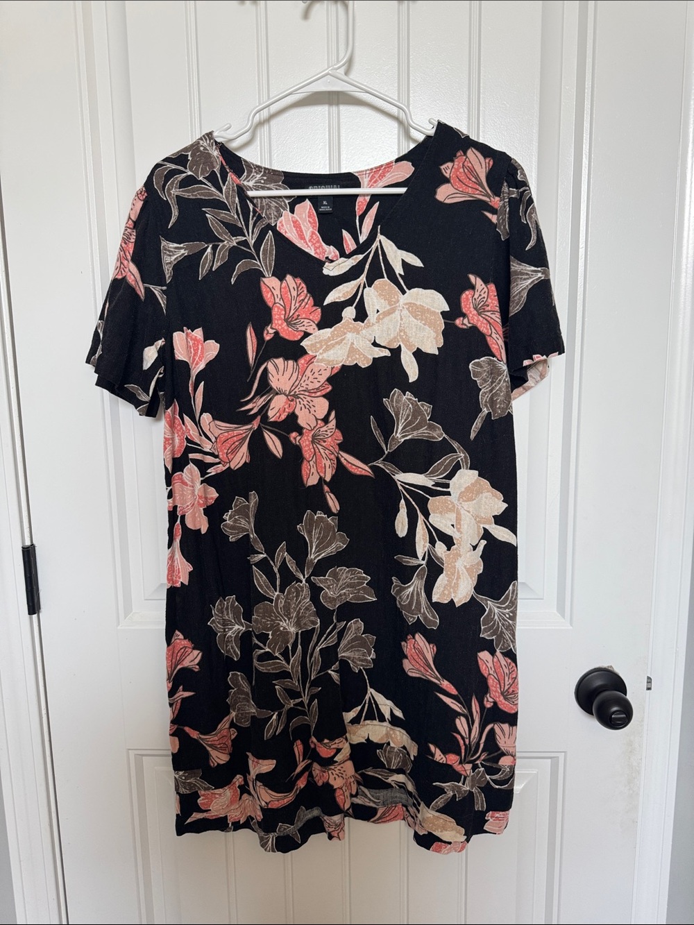 Nicole Miller Black Floral Short-Sleeve Tunic with Pink and Cream Blooms